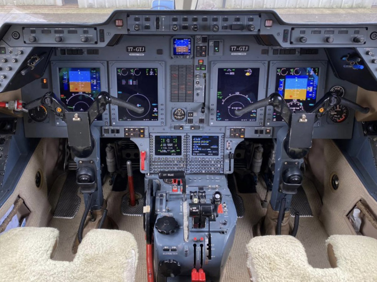 N850UX 2003 HAWKER 800XP - #2